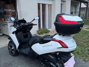 SCOOTER 3 ROUES 400CM3 PEUGEOT MÉTROPOLIS