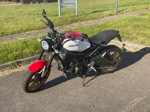 YAMAHA XSR 900