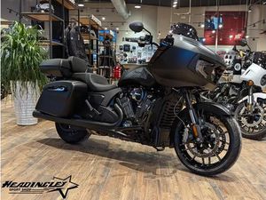 2024 INDIAN MOTORCYCLE CHALLENGER DARK HORSE // BLACK SMOKE