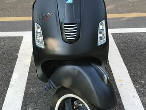 VESPA GTS 300 SUPER SPORT ALMODÔVAR E GRAÇA DOS PADRÕES