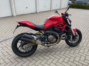 DUCATI MONSTER 821 STRIPE