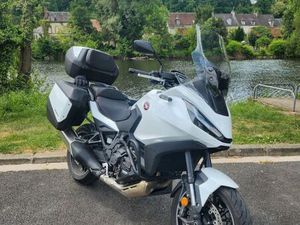 VEND OU ÉCHANGE HONDA 1100 NT DCT