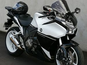 VFR 1200 F DCT
