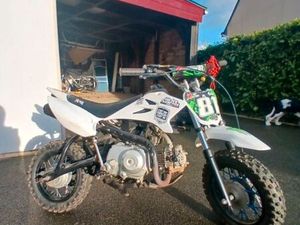 MOTO DIRT-BIKE 90 CC SEMI AUTOMATIQUE