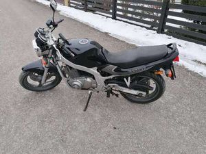 SUZUKI GS 500E