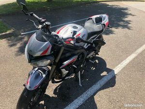 TRIUMPH STREET TRIPLE RS