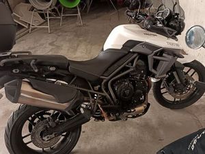 TRIUMPH TIGER 800 XR