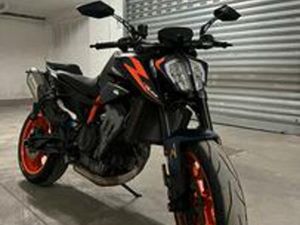 KTM 890 DUKE R 2023