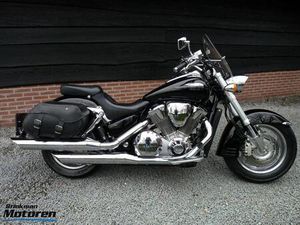 ② SUPER MOOIE VTX 1800 / VTX1800 SHADOW