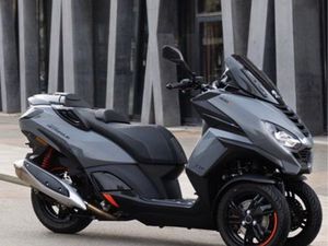 PEUGEOT MÉTROPOLIS 400 GT