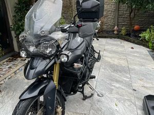 TRIUMPH TIGER 800