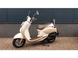 SYM MIO 50 GEEL KENTEKEN - SCOOTER — SCOOTERS | SYM — MARKTPLAATS