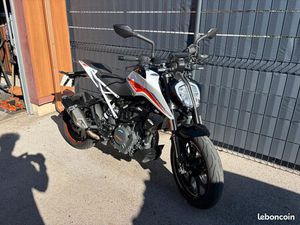 MOTO KTM DUKE 390