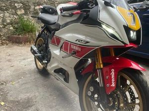 YAMAHA R7 WORLD GP ÉDITION