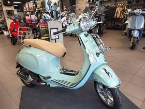② VESPA PRIMAVERA TOURING GREEN 50 CC
