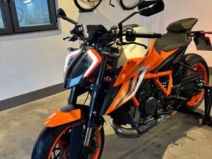 KTM 1290 SUPER DUKE EVO