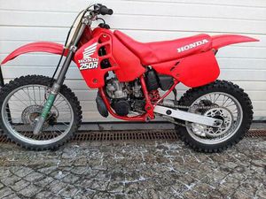 ② HONDA CR 250 1988