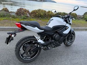 YAMAHA XJ6 BRIDÉE