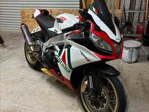 APRILIA RSV4