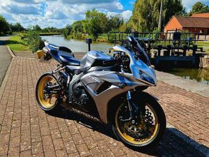 ② HONDA CBR 1000RR