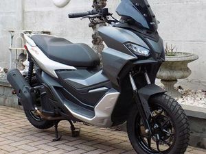 ② APRILIA SCOOTER 125 CC SR GT ALS NIEUW 2540KM!!