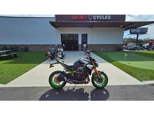 2025 KAWASAKI Z900 ABS GALAXY SILVER/METALLIC SPARK BLACK