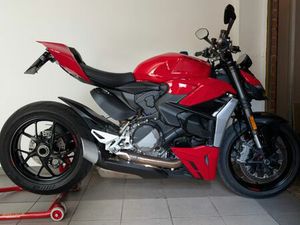 DUCATI STREETFIGHTER V2