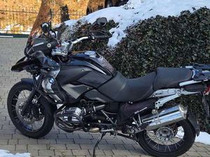 TRIPLE BLACK SAPHIR-SCHWARZ METALLIC