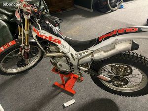 MOTO BETA TECHNO DOUG LAMPKIN