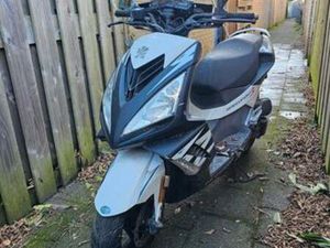 PEUGEOT SPEEDFIGHT 3 MET BLAUW KENTEKEN OPKNAPPER — SCOOTERS | PEUGEOT — MARKTPLAATS