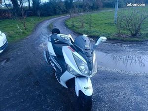 SCOOTER SYM 125 GTSI