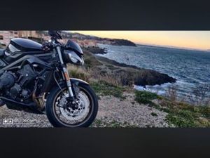 TRIUMPH STREET TRIPLE 765RS