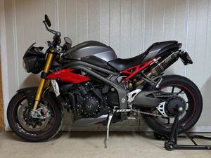 SPEED TRIPLE R 2017