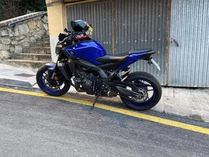 YAMAHA - MT09