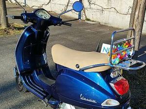 PIAGGIO VESPA LX 125 DUNKELBLAU-METALLIC CANTON ARGOVIE -