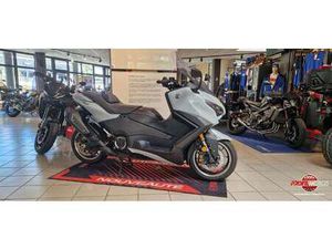 YAMAHA TMAX 560