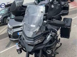 CF MOTO 800 MT 2025 – 4 300 KM – FULL OPTIONS + CASES