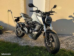 MOTO HONDA 125 CB125R