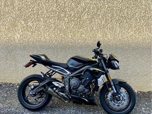 TRIUMPH STREET TRIPLE 765 RS