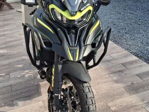 MOTO BENELLI TRK X 702