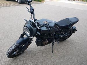 HUSQUARNA SVARTPILEN 701