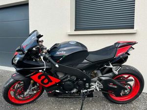 APRILIA RSV4 1000 RR