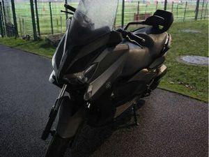 YAMAHA XMAX 125