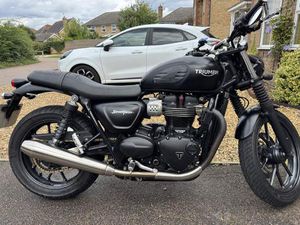 TRIUMPH STREET TWIN 900 ROADSTER/RETRO PETROL MANUAL EURO 4 (54 PS) 900 CC