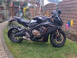 HONDA CBR 650R