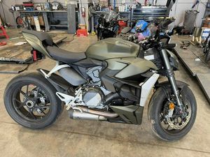 2023 DUCATI STREETFIGHTER V2 STORM GREEN