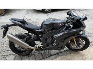 VENDO HONDA CBR 1000 RR-R FIREBLADE SP CARBON EDITION (2024 - 26) USATA A MACERATA (CODICE 9922182) - MOTO.IT