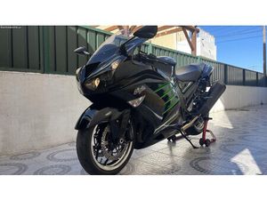 KAWASAKI ZZR 1400 ABS KTRC THE QUEEN!