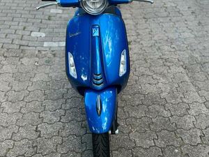 VESPA PRIMAVERA S 50 - BLAUER ROLLER IN SEHR GUTEM ZUSTAND