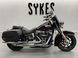 2022 HARLEY-DAVIDSON FLHCS SOFTAIL HERITAGE CLASSIC IN MIDNIGHT CRIMSON